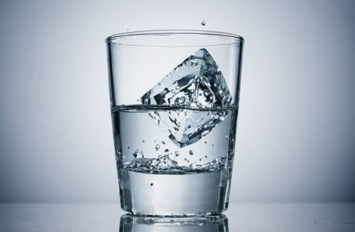 Does a diamond float, and is it true that it's not visible in water?
